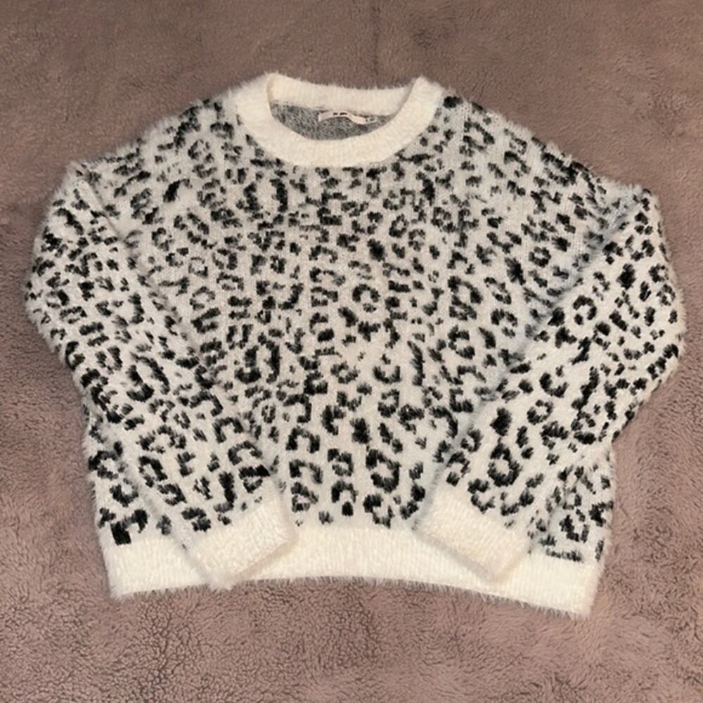 Mi Ami Leopard Eyelash Sweater Size Small